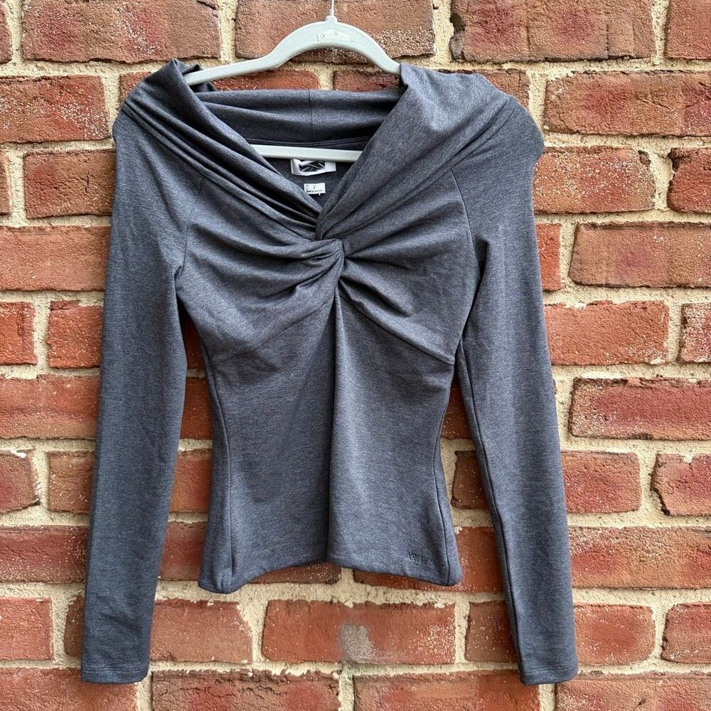 Aritzia Women's Contour Malvina V-Neck Twisted Front gray Long Sleeve Top S NEW